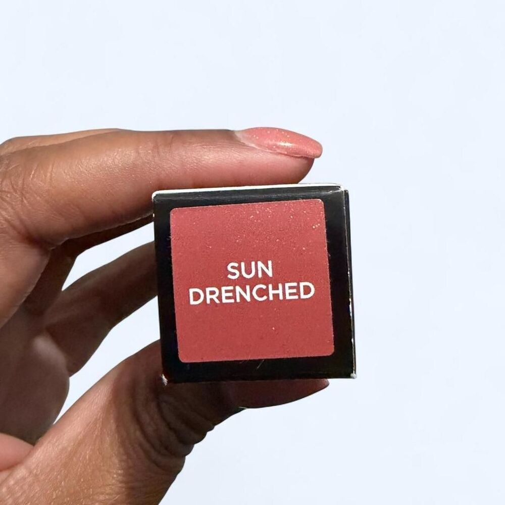 Laura Mercier
